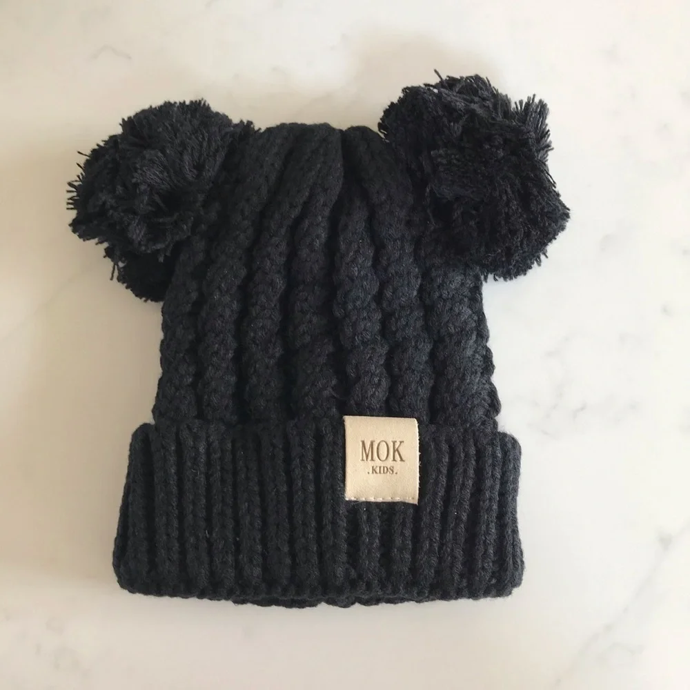 black toddler Pom ball winter hat - Picture 4 of 5